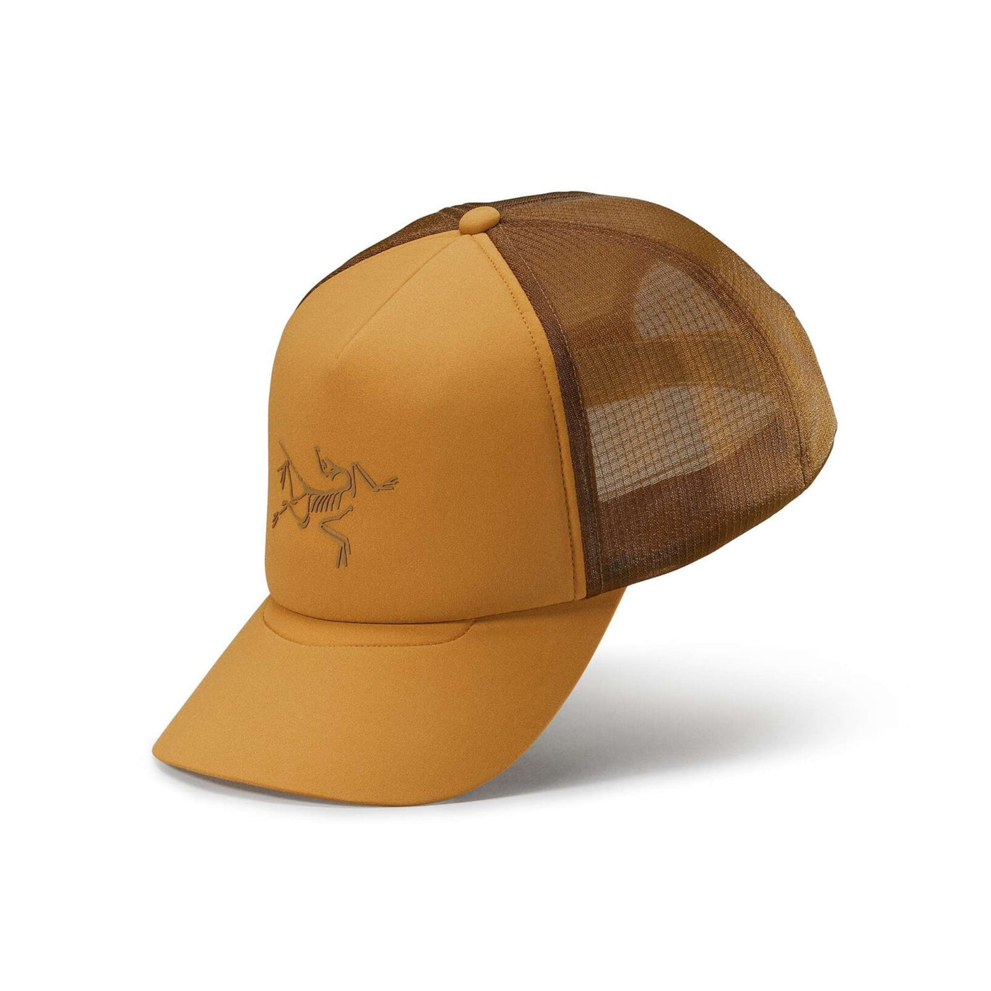 Curved brim trucker hat sales